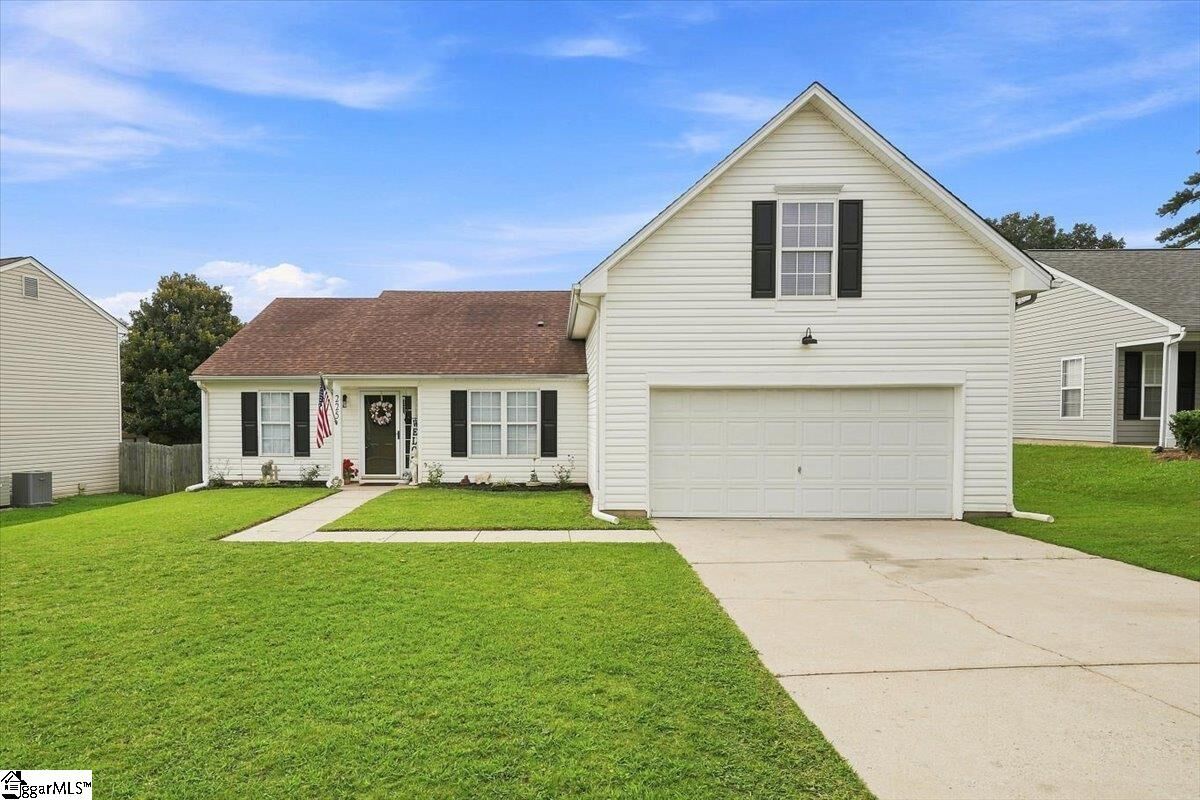 Property Photo: 225 Kittiwake Lane SC 29316