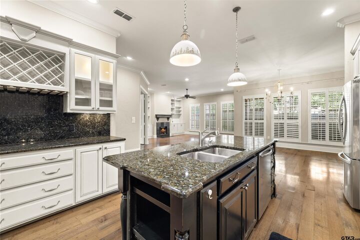 Property Photo: 789 Fairmont Dr TX 75701