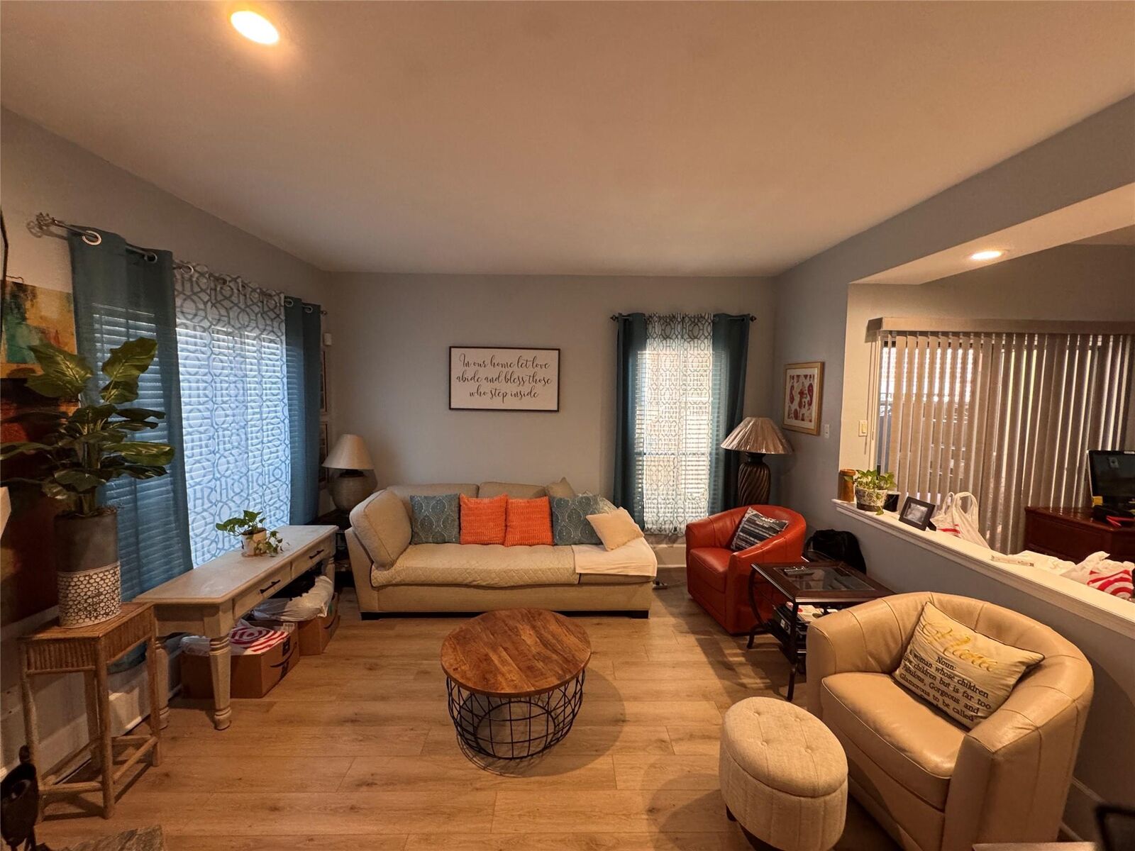 Property Photo:  3100 Walnut Bend Lane 201  TX 77042 