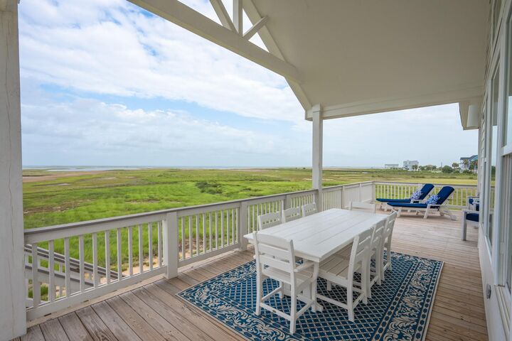 Property Photo:  18414 Indian Beach Ct  TX 77554 