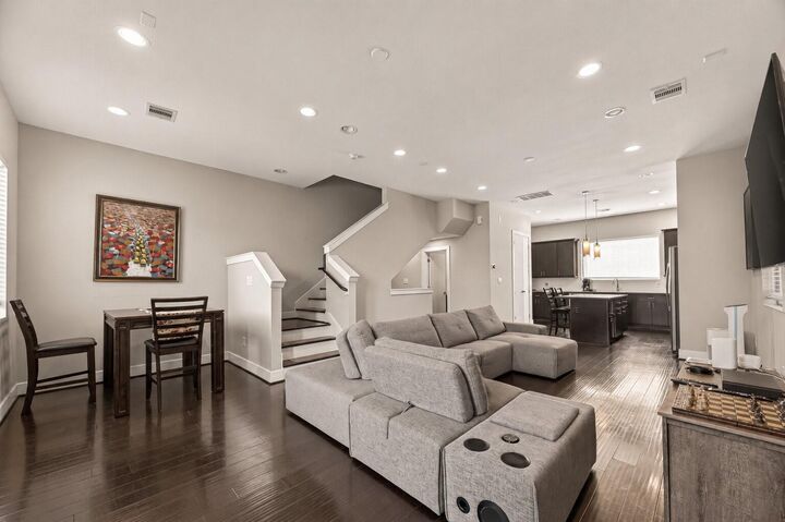 Property Photo:  1615 Milby Street A  TX 77003 
