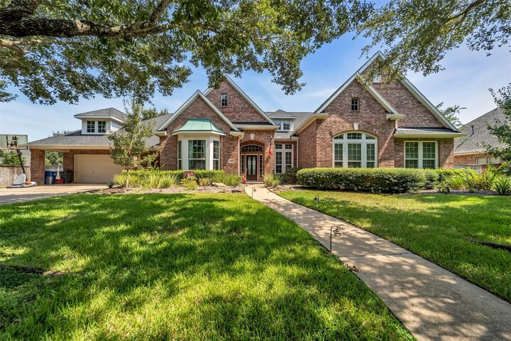 Property Photo: 1919 Anchor Lake Lane TX 77494