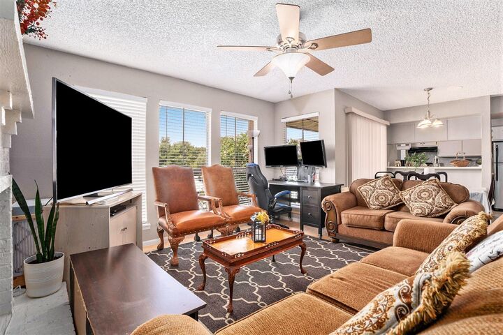 Property Photo: 1500 Bay Area Boulevard 424 TX 77058