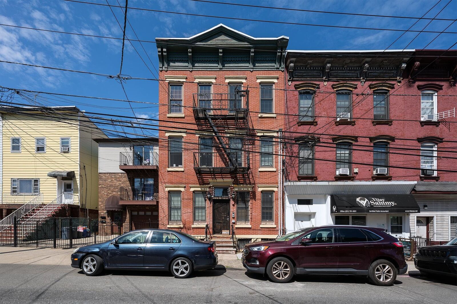 Property Photo:  96 Bowers St 2L  NJ 07307 