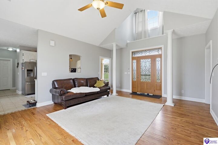 Property Photo:  1009 Colvin Court  KY 40008 