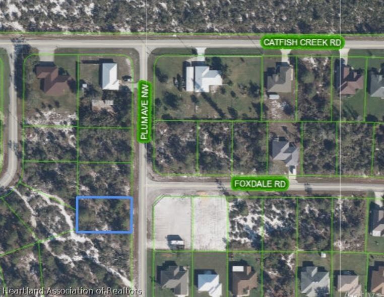 Property Photo: 109 Plum Avenue NW FL 33852