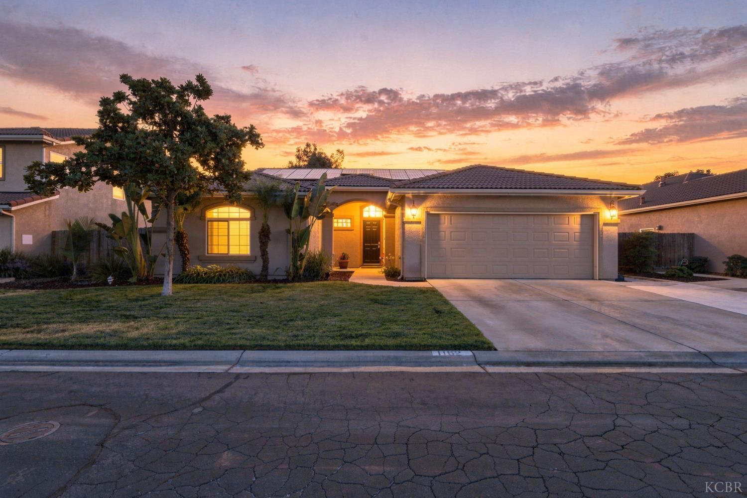 Property Photo:  1162 Paradise Loop  CA 93245 