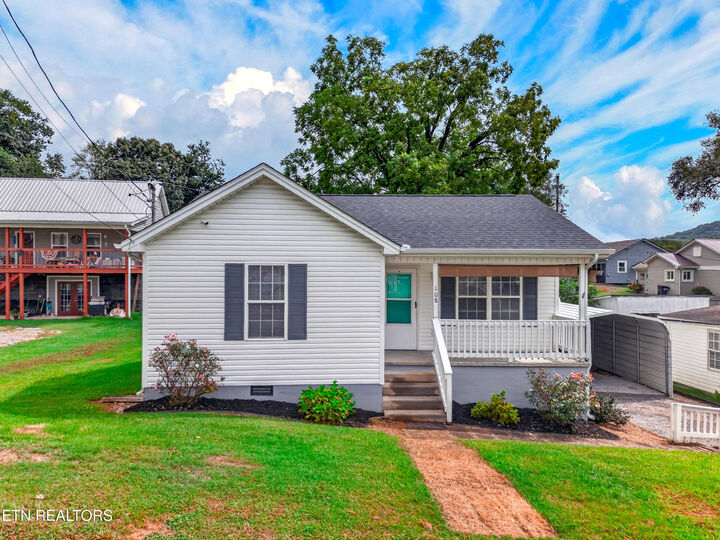 Property Photo:  108 Jackson St  TN 37857 