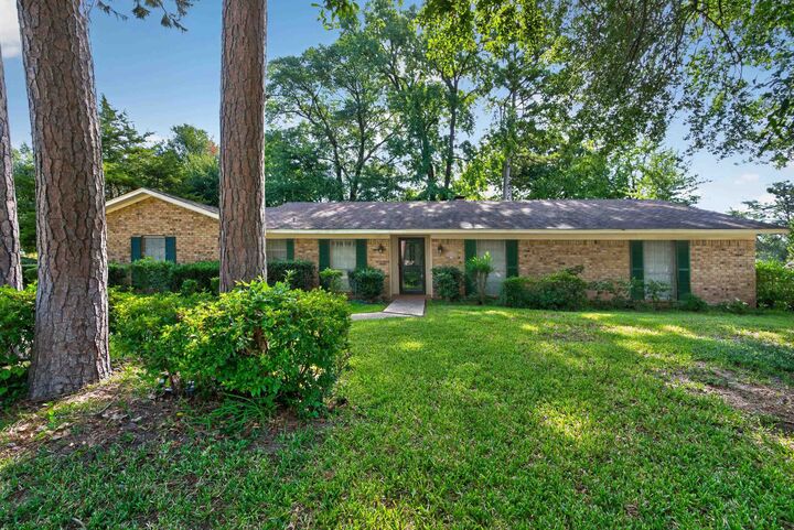 Property Photo: 1808 Northpark Circle TX 75605