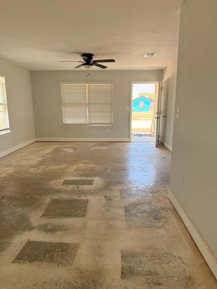 Property Photo:  1300 S 7th Street  TX 79364 
