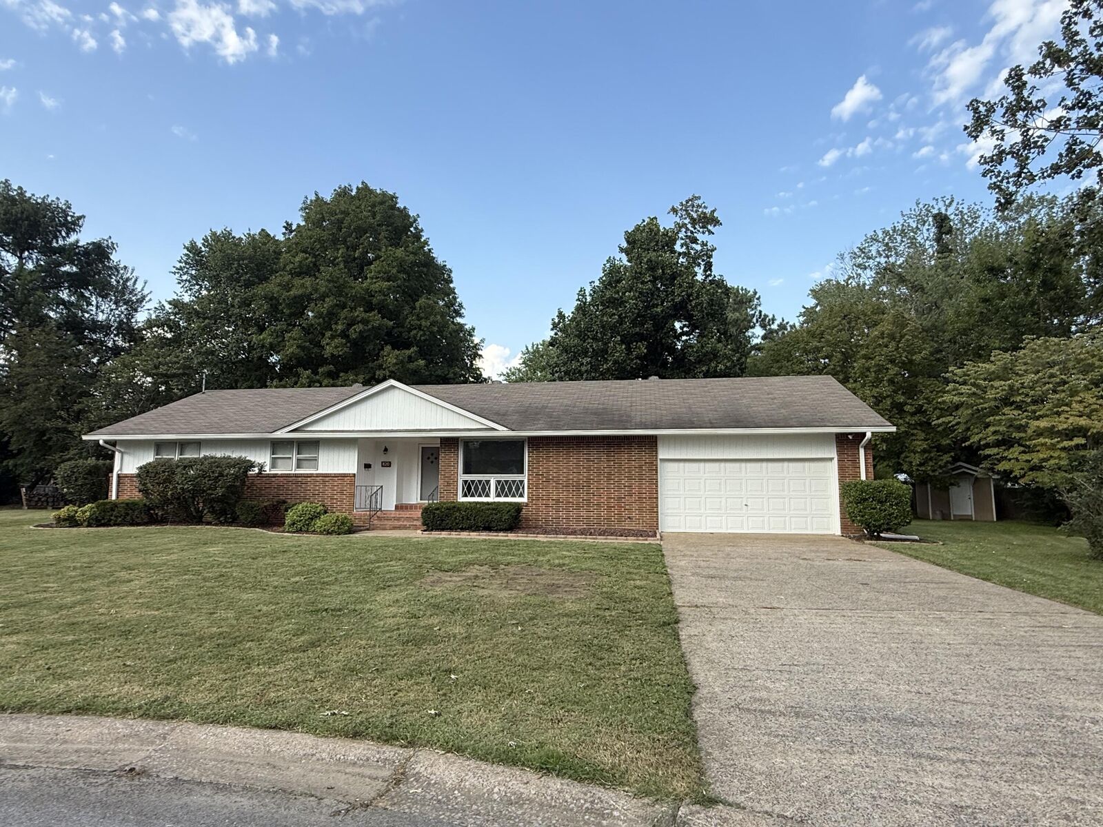 Property Photo: 820 Sha-Wa Court KY 42071