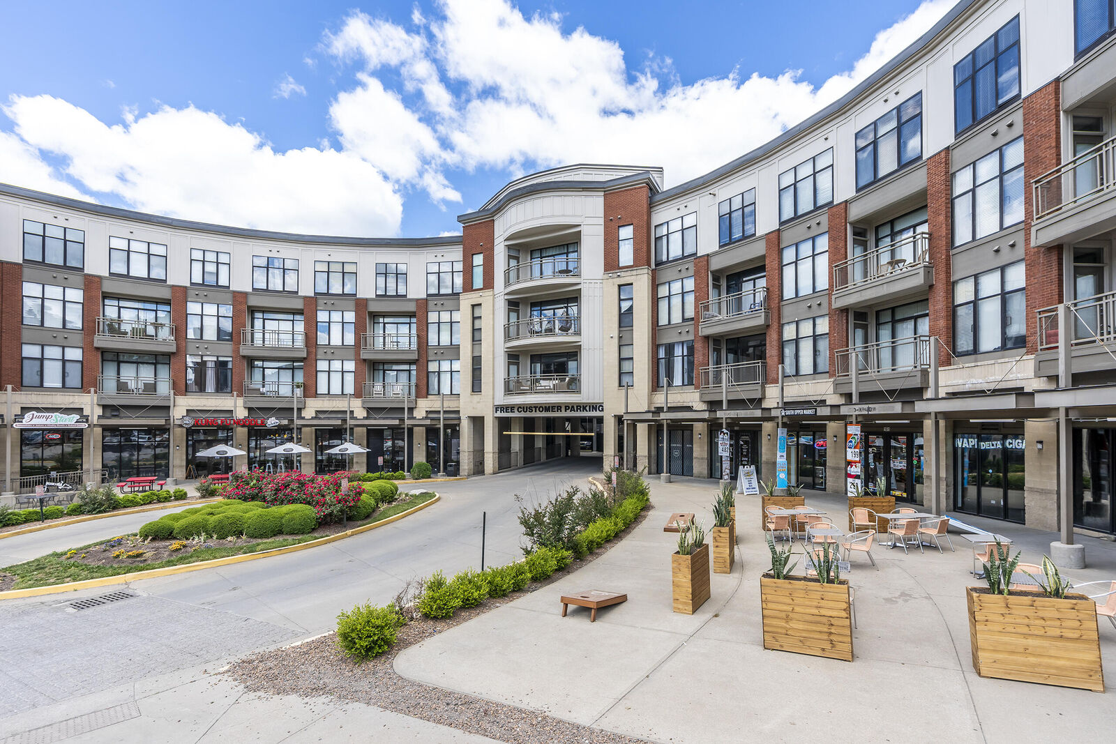 Property Photo: 535 S Upper Street 124 KY 40508