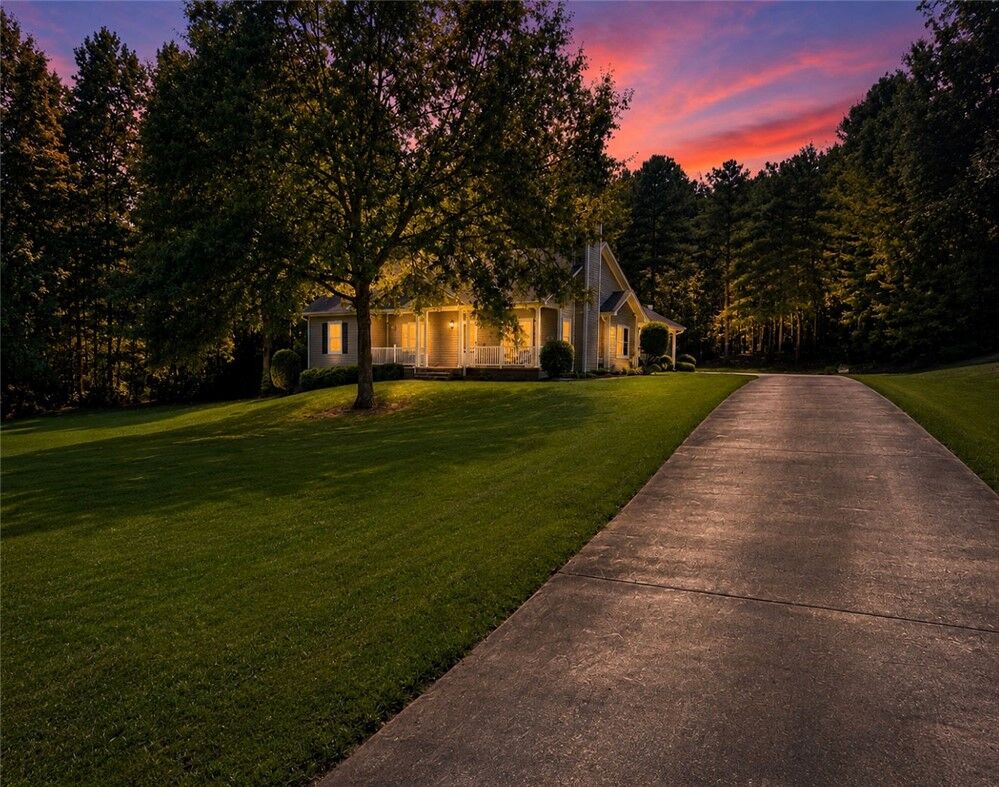 Property Photo: 377 Lee Road 266 AL 36852