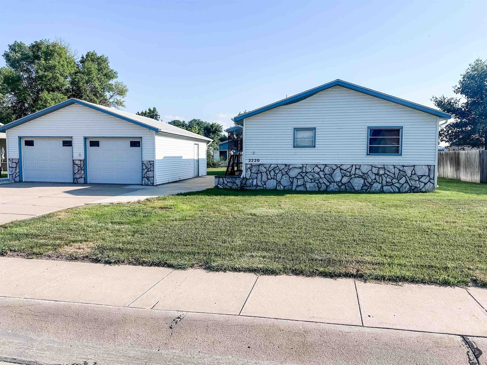 Property Photo:  2220 E D Street  NE 69101-0000 