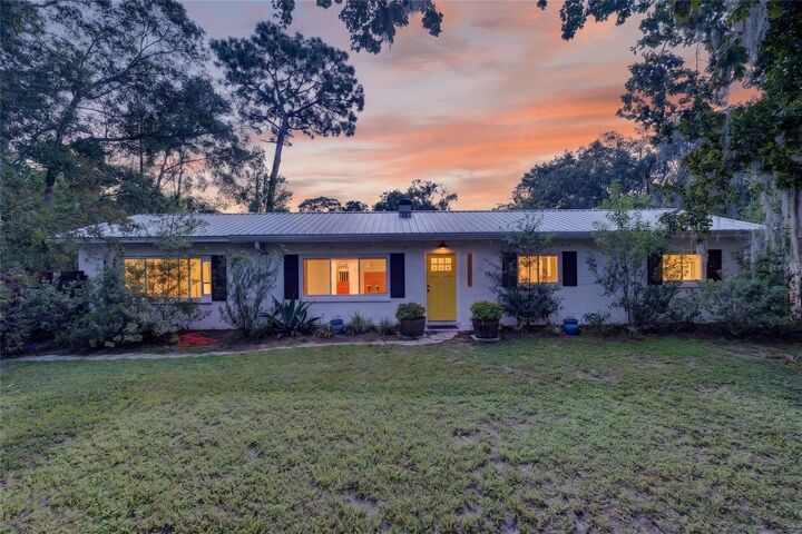 Property Photo: 3929 NW 20th Terrace FL 32605