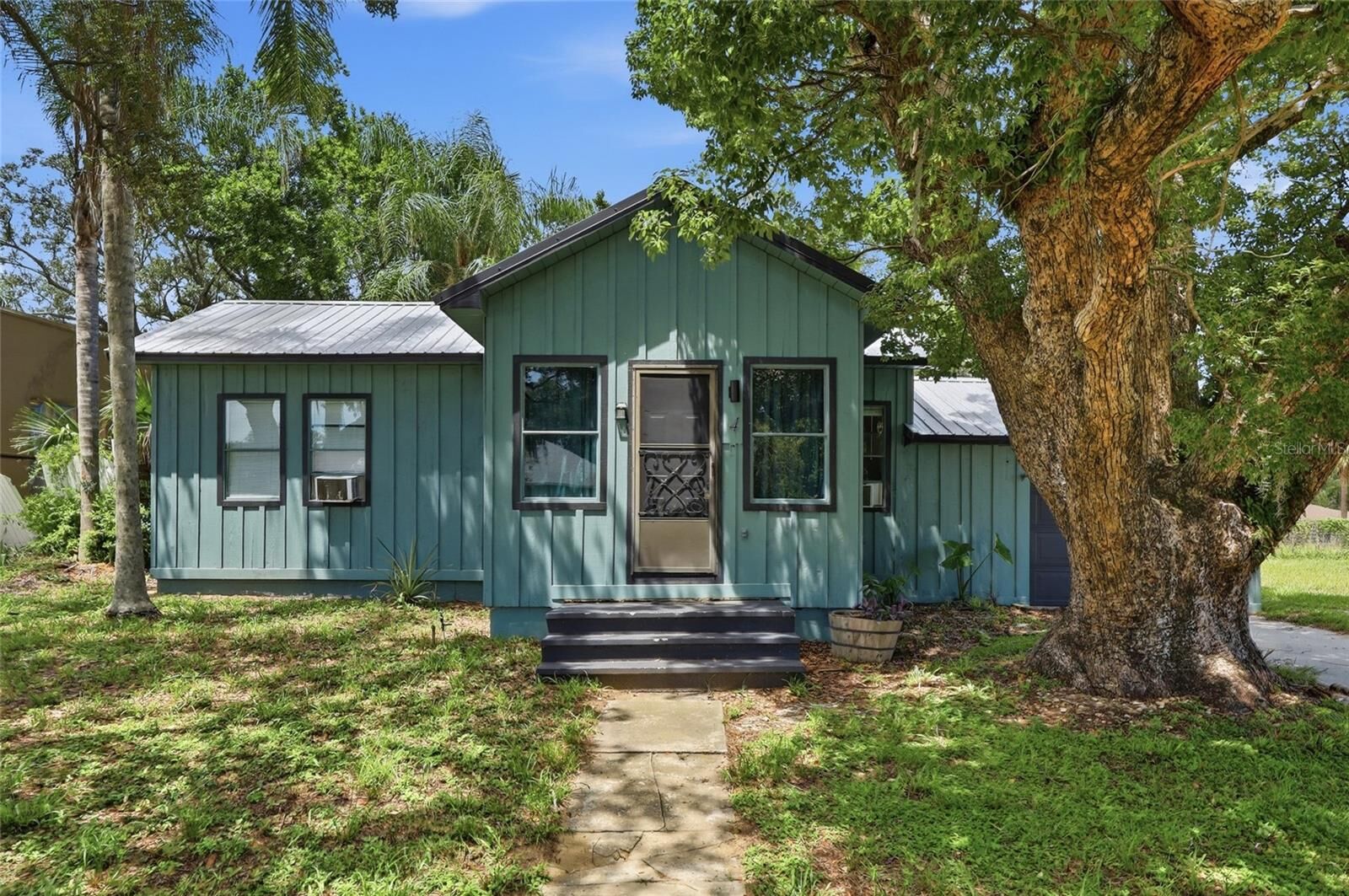 Property Photo: 4 E Bay Street FL 33837