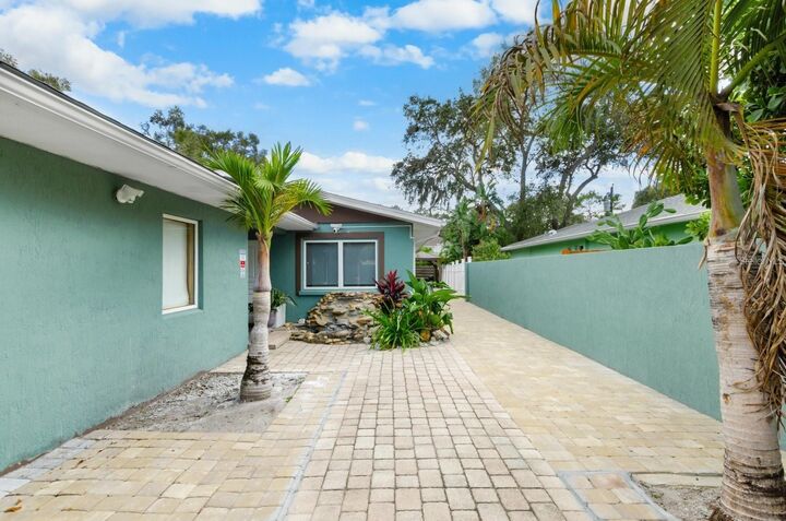 Property Photo: 2598 Wood Street FL 34237