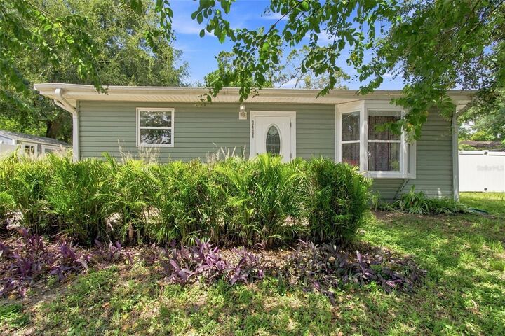 Property Photo:  3426 Riverview Drive  FL 33604 