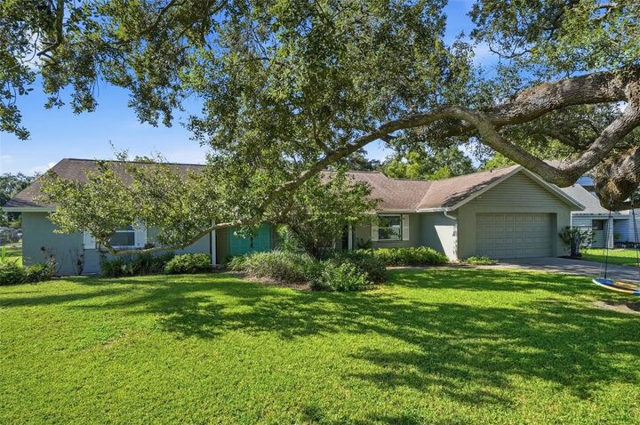 Property Photo: 13536 Lake Magdalene Drive FL 33613