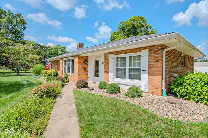 Property Photo:  1406 Laurel Drive  IN 47203 