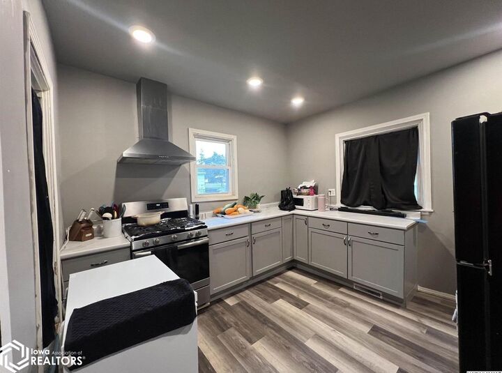 Property Photo:  95 14th Street N  IA 50469 