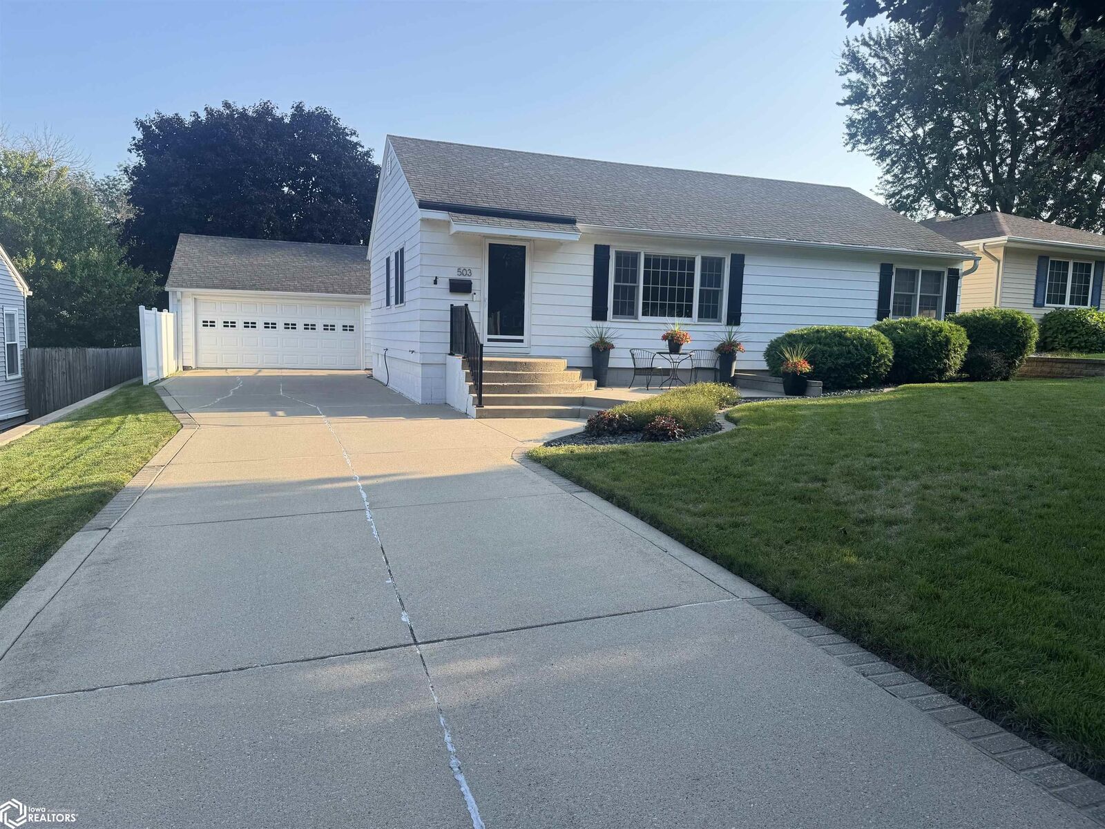 Property Photo:  503 18th Place  IA 51401 