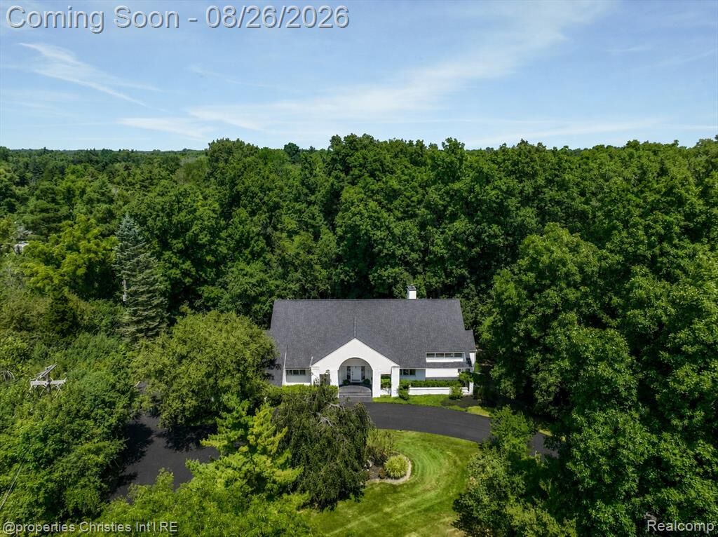 Property Photo: 23658 Shagwood Drive MI 48025 3451