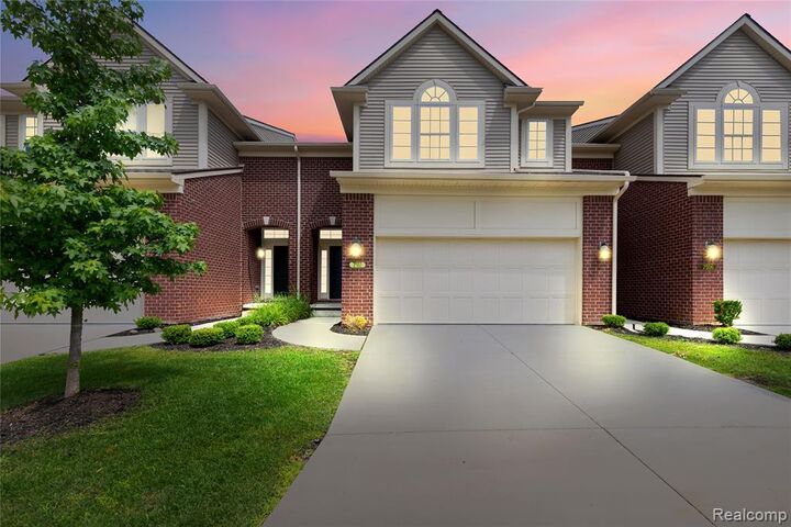 Property Photo:  7512 Berry Wood Lane  MI 48322 2789 
