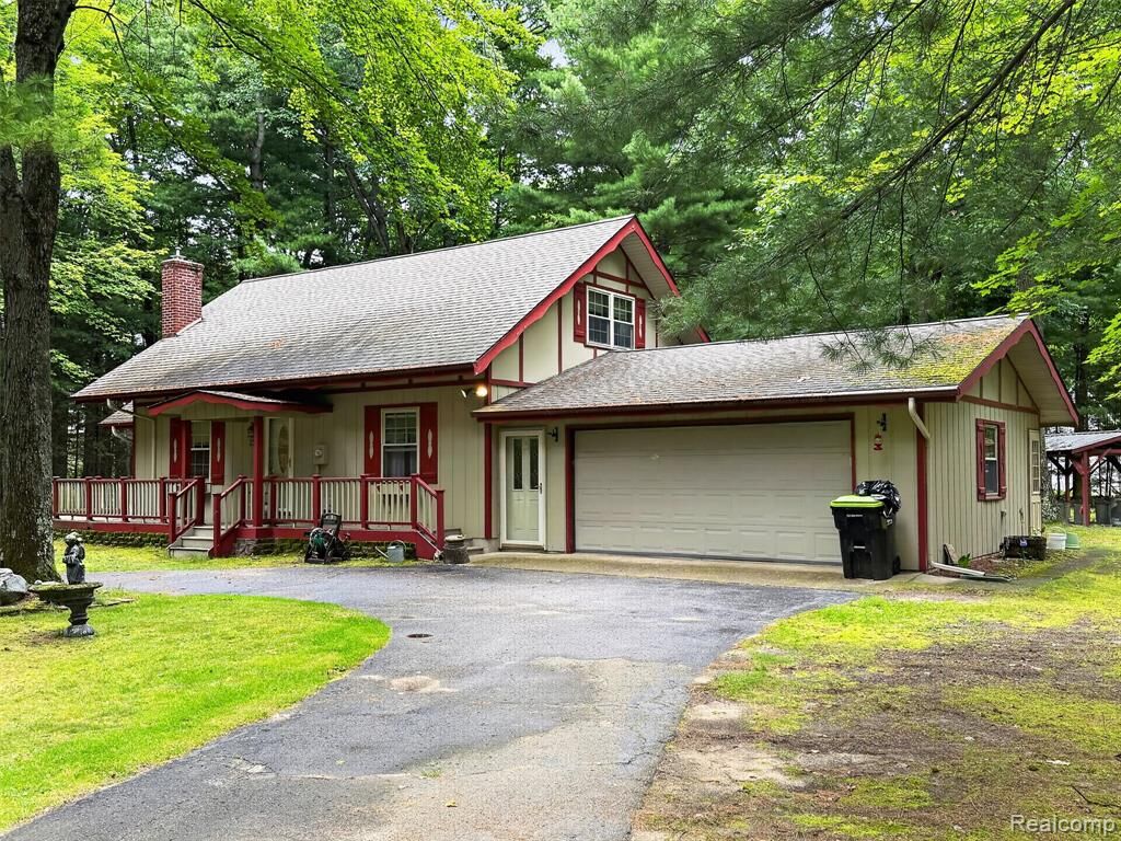Property Photo: 1484 Leeward Lane MI 48656 9229