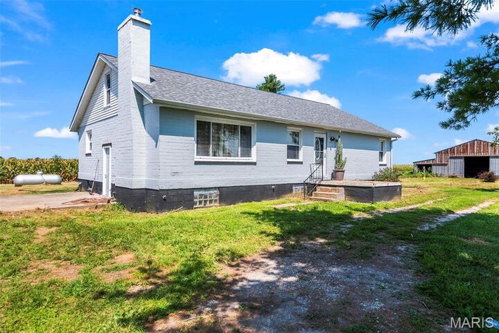 Property Photo:  23946 Grosenheider Road  IL 62056 