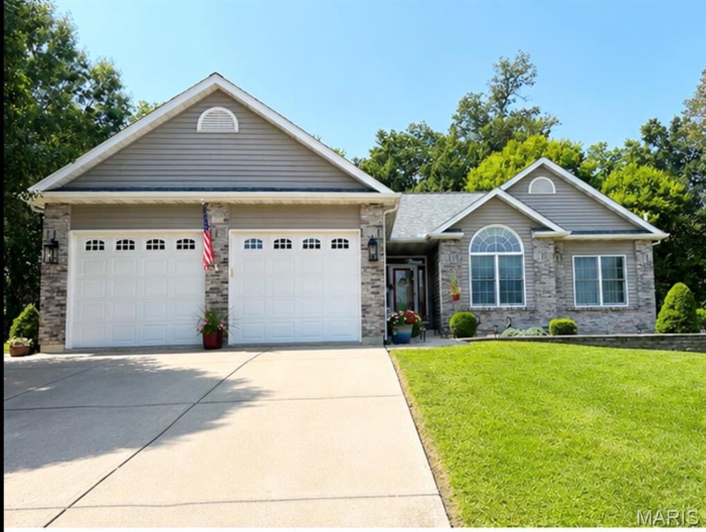 Property Photo:  212 Victoria Drive  MO 63379 