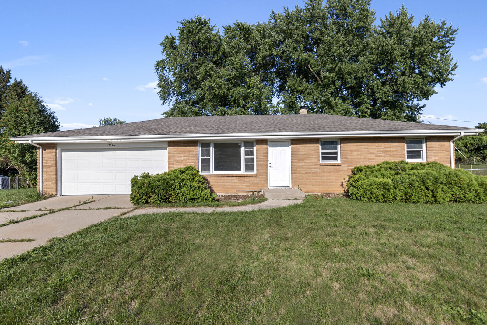 Property Photo:  3016 Oriental Court  IL 61109 