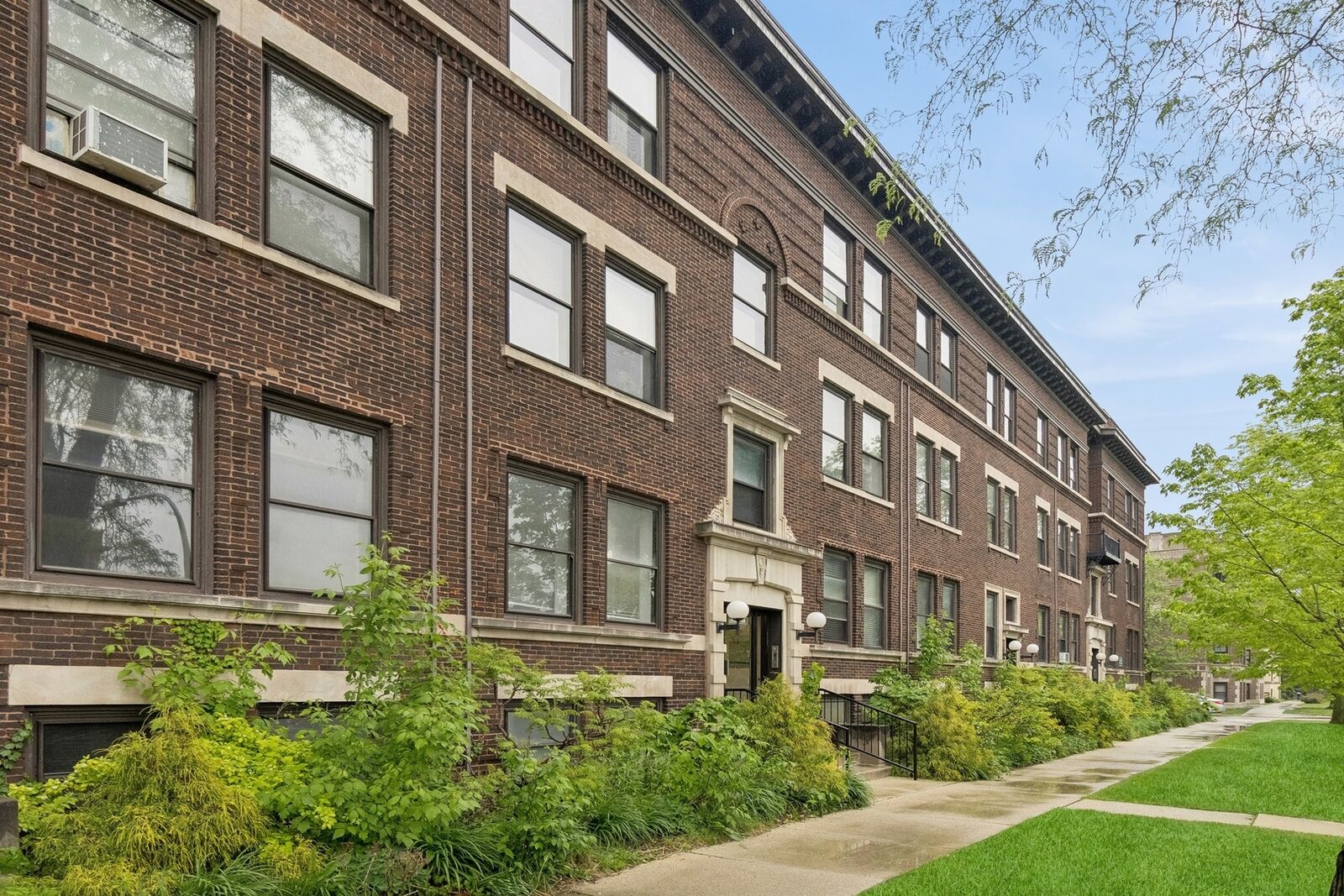 Property Photo:  5337 S Ellis Avenue 1C  IL 60615 