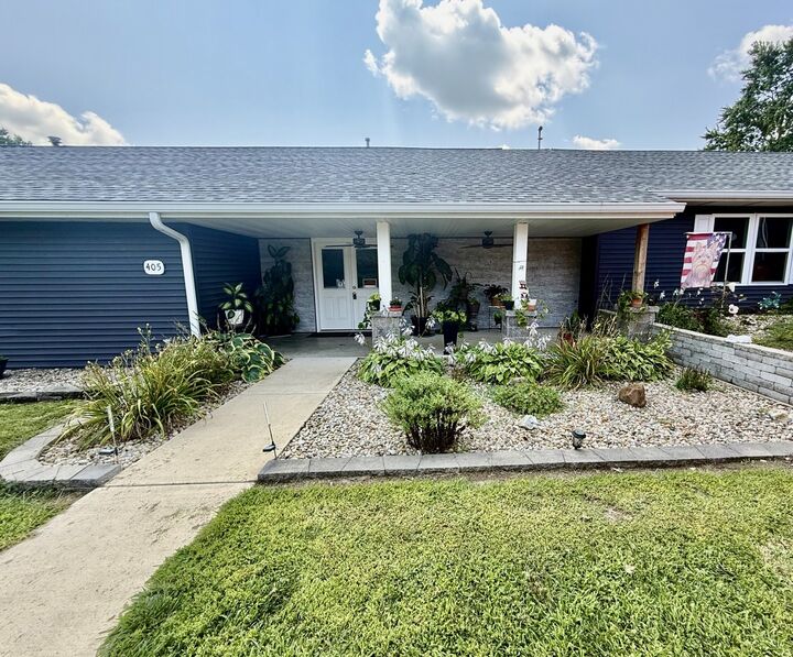 Property Photo: 405 W Main Street IL 61421