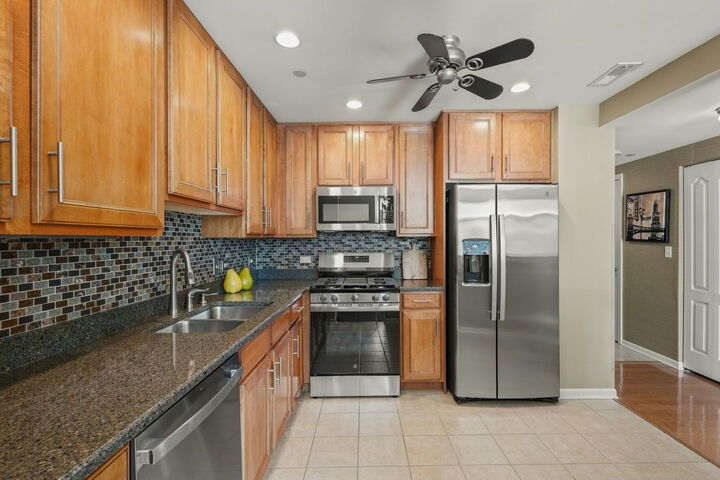 Property Photo:  855 E 22nd Street 214  IL 60148 