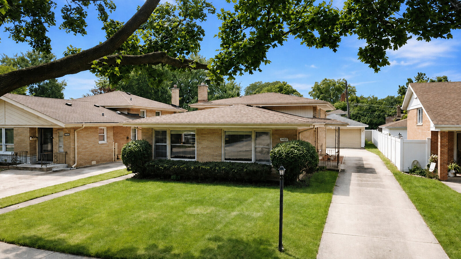 Property Photo:  1638 Forest Road  IL 60526 