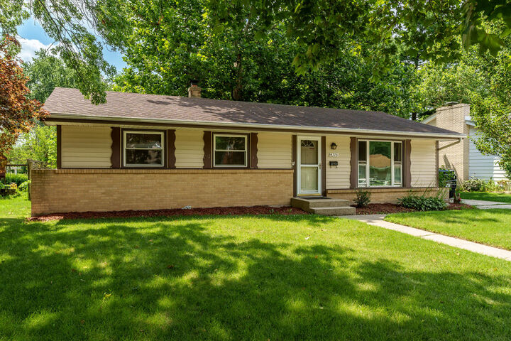 Property Photo:  4715 Cleveland Avenue  IL 61108 