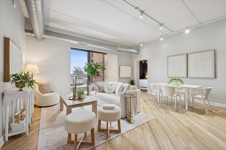 Property Photo:  3125 W Fullerton Avenue 419  IL 60647 