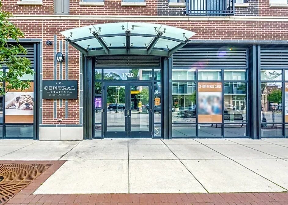 Property Photo:  1720 Central Street 426  IL 60201 