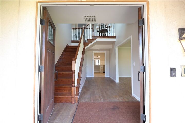 Property Photo:  565 Clubhouse  CA 93455 