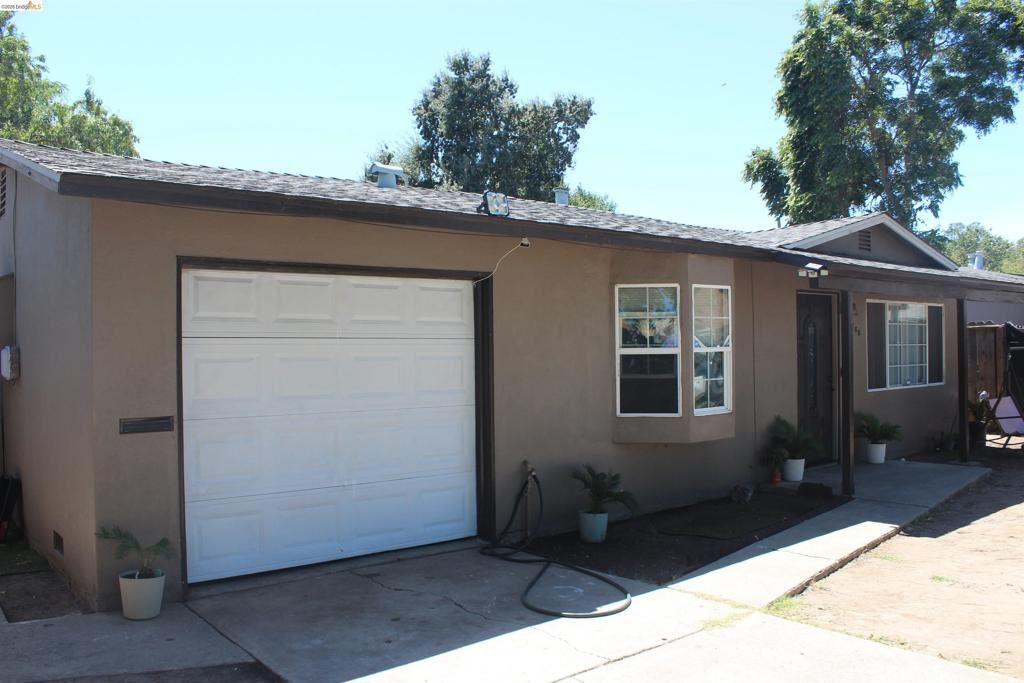Property Photo:  2268 E Marsh St  CA 95205-6411 