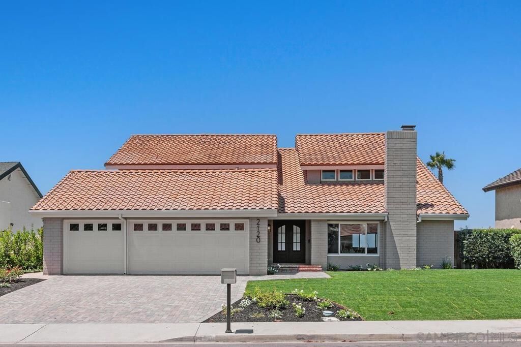 Property Photo: 2120 Pintoresco CA 92009