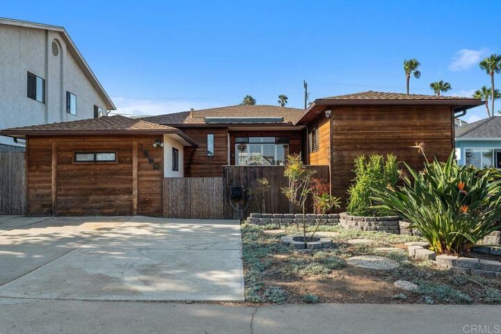 Property Photo:  1960 Emerald Street  CA 92109 