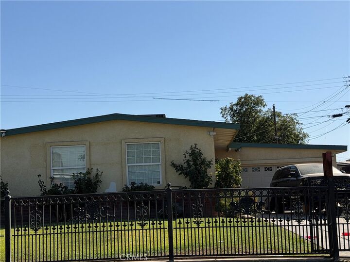 Property Photo: 2601 Dore Drive CA 93304