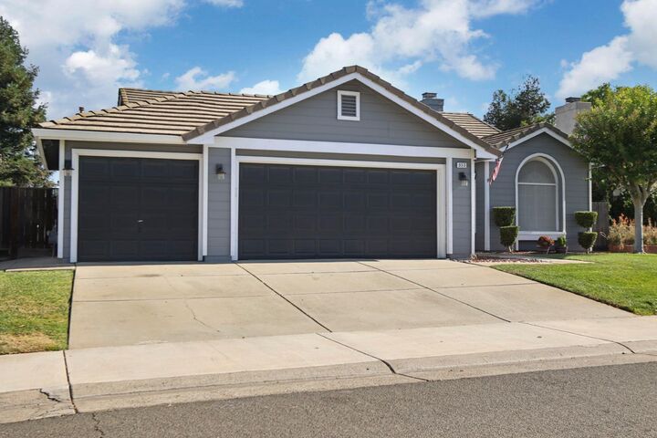 Property Photo: 953 Lake Canyon Avenue CA 95632