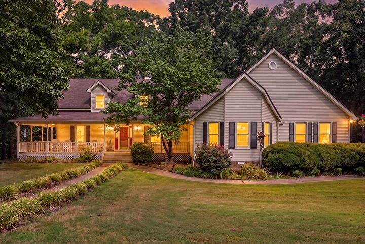 Property Photo: 175 Castleton Cv TN 38242