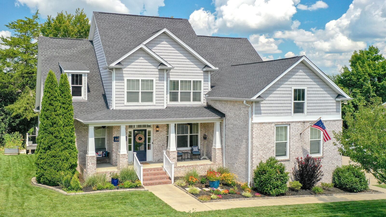 Property Photo:  1027 Nealcrest Cir  TN 37174 