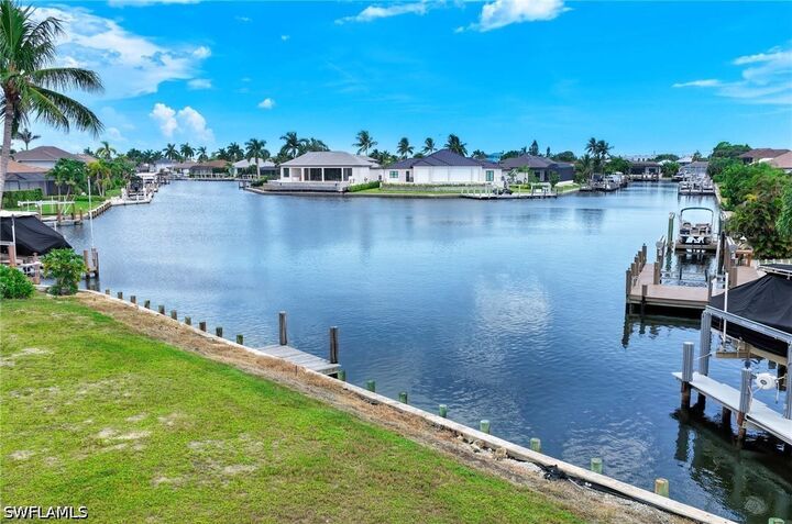 Property Photo: 1674 Briarwood Court FL 34145