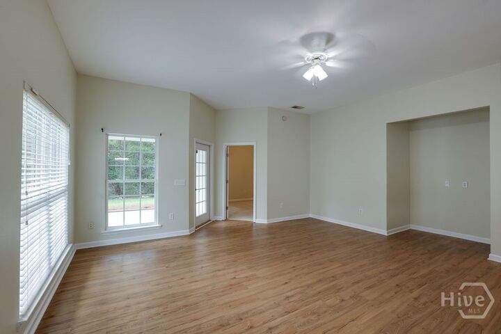 Property Photo:  36 Falkland Avenue  GA 31407 