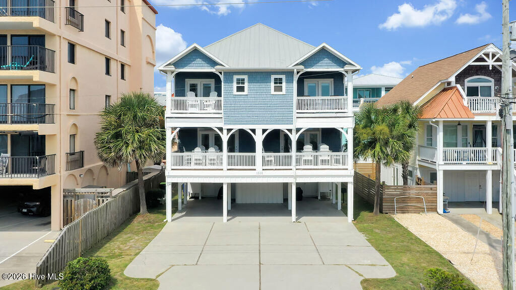 Property Photo: 1516 S Lake Park Boulevard 1 NC 28428